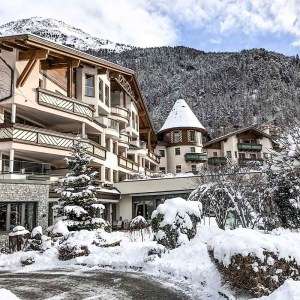 HOTEL Das Central - Alpine . Luxury . Life Sölden